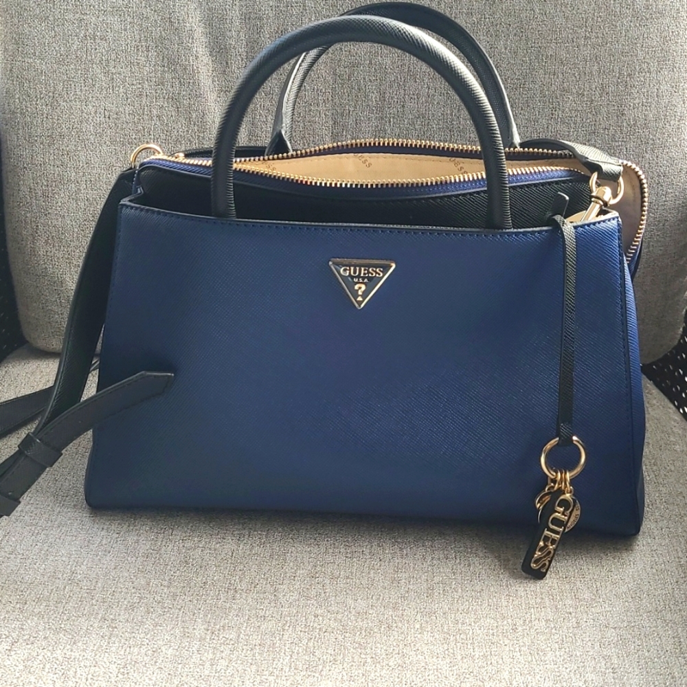 NWOT Guess bag